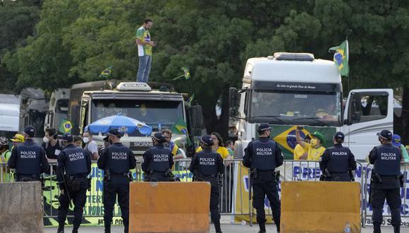 El grupo de camioneros acató los pedidos de Bolsonaro de salir a protestar en contra de los sistemas de justicia y electoral brasileño. (Foto: Eraldo Peres/AP)