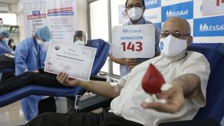 Entrega y compromiso: la historia de Mateo Bautista, el sacerdote que ha donado sangre 143 veces en los últimos 40 años