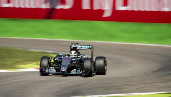Fórmula 1: Lewis Hamilton gana en Italia, aunque con polémica