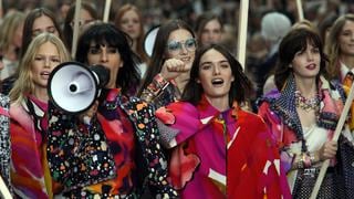 Protesta fashion: modelos de Chanel sacaron su lado feminista