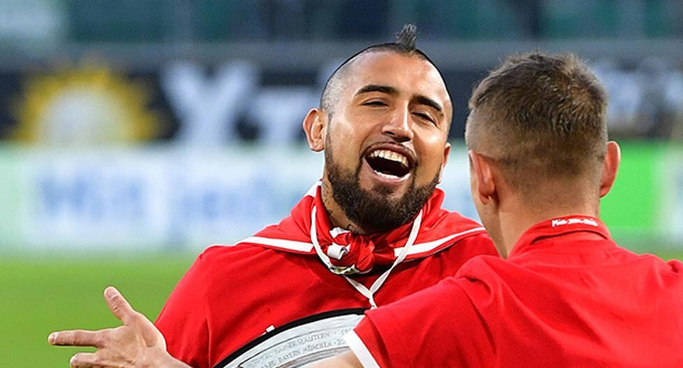 Fue tan buena la broma que el mismo Arturo Vidal lo tomó con mucha gracia lo hecho por sus compañeros del Bayern Munich Rafinha, Franck Ribéry y David Alaba. (Foto: Getty Images)