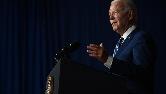 El presidente de los Estados Unidos, Joe Biden, habla en el primer aniversario de la Ley PACT en el Centro Médico del Departamento de Asuntos de Veteranos George E. Wahlen en Salt Lake City, Utah, el 10 de agosto de 2023. (Foto de Jim WATSON / AFP)