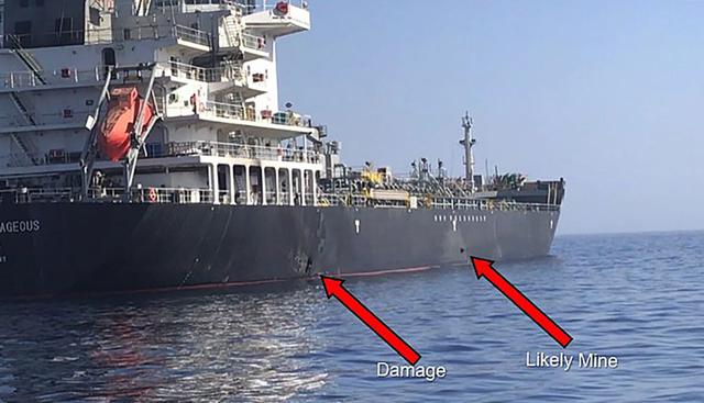 EE.UU. revela inéditas imágenes en el que Irán quita mina de barco petrolero. (Foto: AFP)