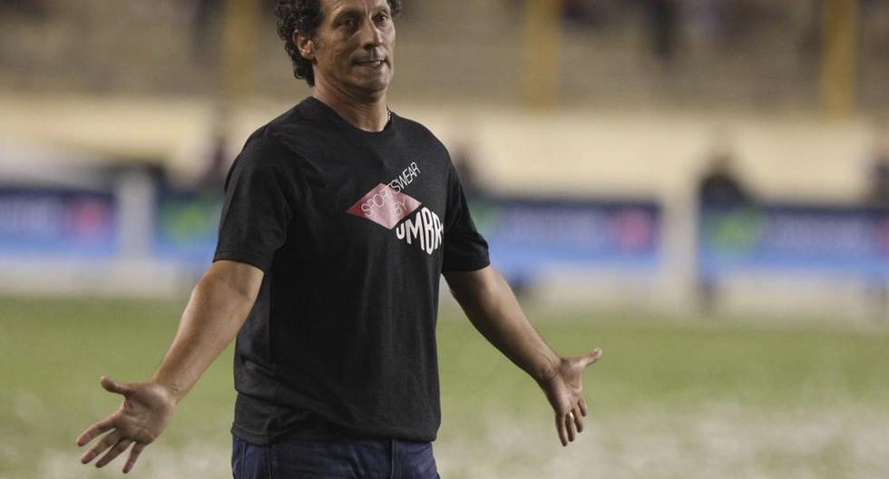 Pedro Troglio sumó su primera victoria con Universitario frente a Alianza Lima. (Foto: Prensa \'U\')