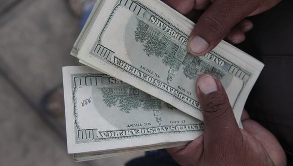 El dólar avanzó un 1.31% frente al peso mayorista, el miércoles. (Foto: GEC)
