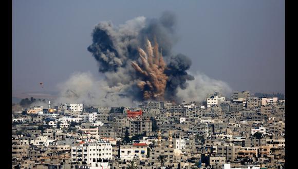 Israel intensific&oacute; su campa&ntilde;a militar contra Hamas atacando los s&iacute;mbolos del control del grupo en Gaza.(AP)