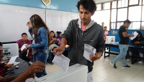 Votaciones gente (Foto: Laura Urbina)