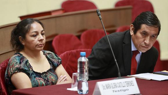 María Gloria Castillo se presentó con el abogado Wilfredo Robles ante la Comisión de Fiscalización. (Foto: Congreso)