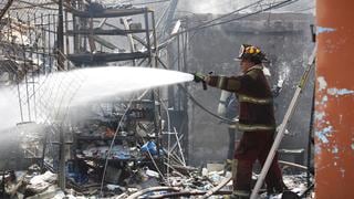 Breña: controlan incendio en edificio de Jr. Chacas