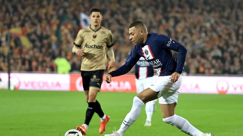 PSG no pudo ante Lens: perdió 3-1 con Mbappé por Ligue 1