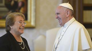 Encuentro del Papa y Bachelet duró el doble de lo habitual