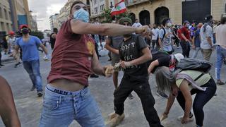 EN VIVO | Violentos choques entre manifestantes y la policía por tercer día en el centro de Beirut