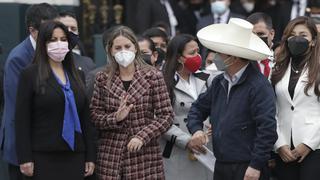 El gesto de Alva al presidente Castillo y otros desplantes en la política peruana