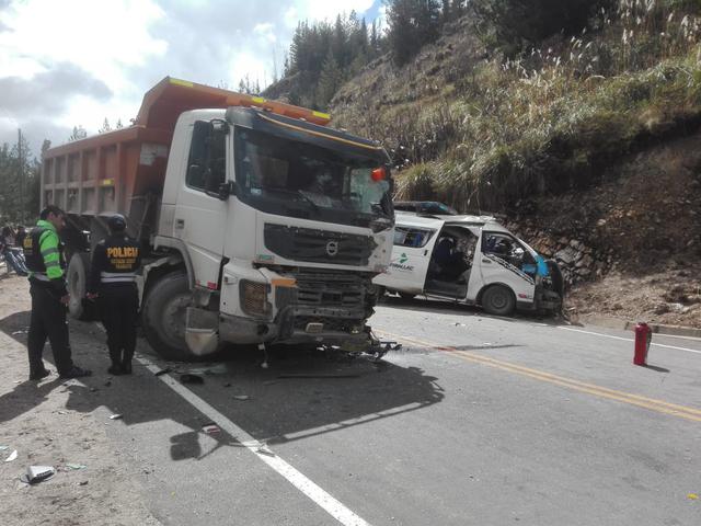 Dos muertos y siete heridos dejó un
accidente de tránsito en Cajamarca | FOTOS