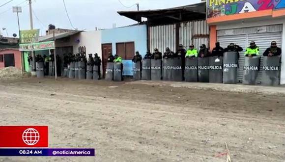 La Policía Nacional se ha posicionado a lo largo de la carretera Panamericana Sur. (Foto: América Noticias)