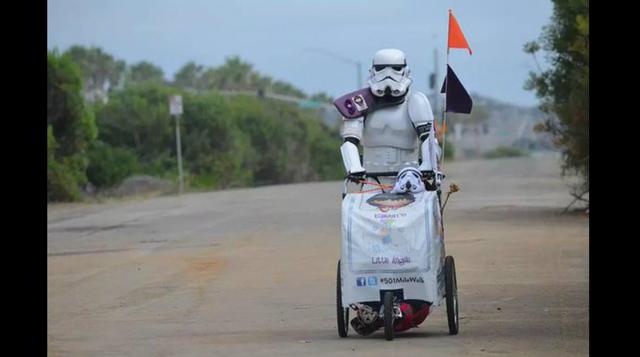 Fan de ‘Star Wars’ caminó 645 millas en honor a difunta esposa - 2