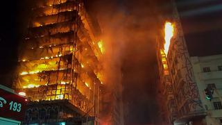 Un infernal incendio provoca la caída de un rascacielos en Sao Paulo