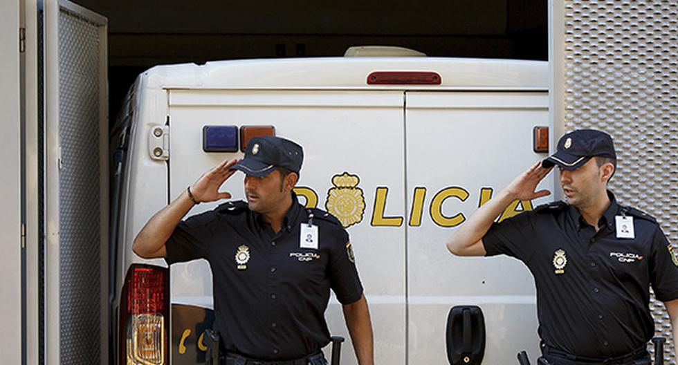 Detienen a un policía en España por robar la ropa interior a una compañera. (Foto: Getty Images)