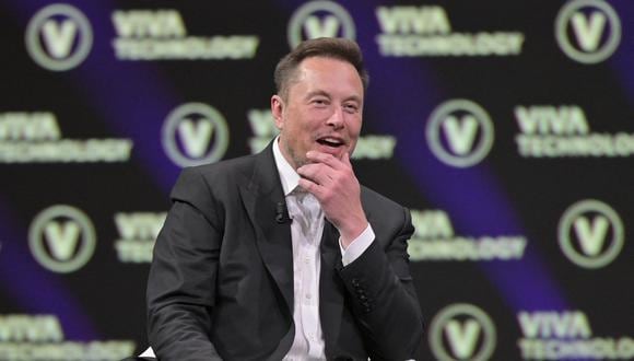 Elon Musk aumenta el debate entre si la inteligencia artificial debe ser de código abierto o no. (Foto: AFP)