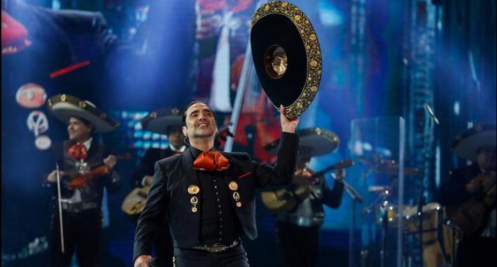 Alejandro Fernández es galardonado en el Festival Viña del Mar. (Foto: Agencia Uno)