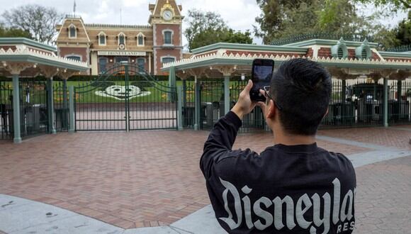 Disney estudia tomar la temperatura para entrar a sus parques cuando reabran (Foto: AFP)