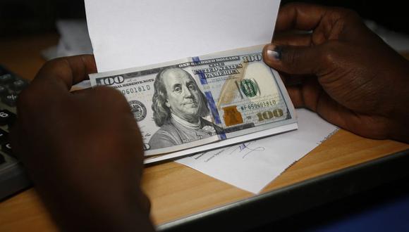El dólar se negociaba en 1'860,103.73 bolívares soberanos en Venezuela este lunes. (Foto: AFP)