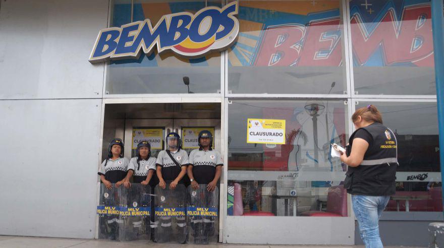 La Victoria clausuró locales de Bembos y Popeyes en Av. Canadá - 2