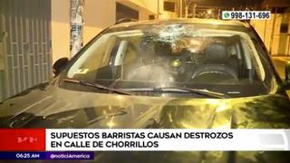 Chorrillos: supuestos barristas de Universitario causan destrozos en varios inmuebles del distrito