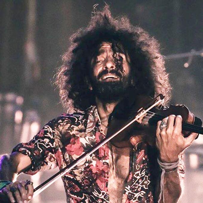 Ara Malikian, el violinista con alma de estrella de rock que tocará esta noche en Lima