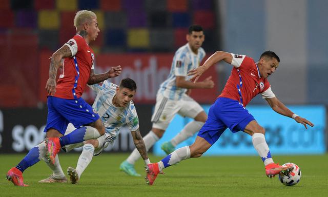 Argentina y Chile se enfrentaron por la jornada 7 de las Eliminatorias Qatar 2022 | Foto: AFP