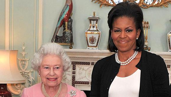 La reina Isabel II del Reino Unido y Michelle Obama. (Foto: AFP)