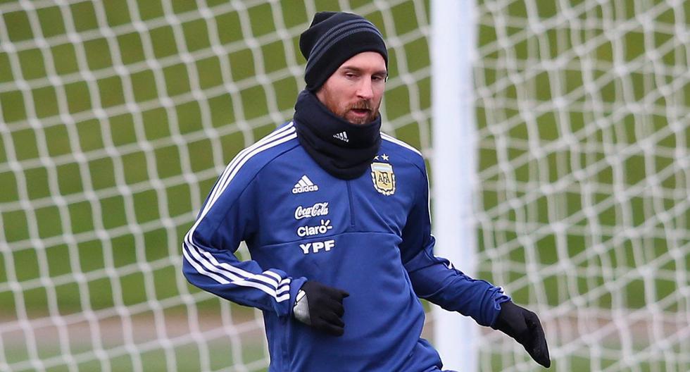 Lionel Messi viene siendo duda para el DT Jorge Sampaoli previo al Argentina vs Italia. | Foto: Getty