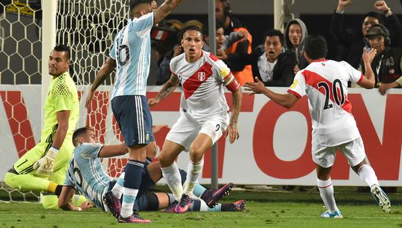 "Perú llega a la cita con la máxima ilusión posible. Y está justificado por su juego: viene de tres victorias consecutivas desplegando un fútbol armónico, vistoso y eficiente, de pelota al pie". (Foto: AFP)