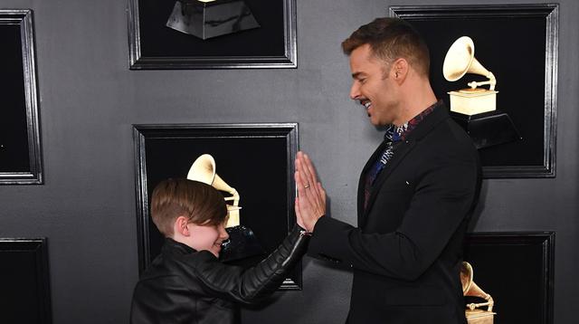 Ricky Martin y su hijo Matteo en la alfombra roja de los Grammy 2019. (Foto: Agencias)