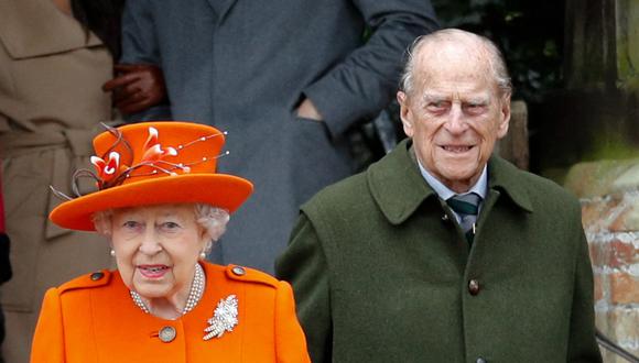 La reina Isabel II del Reino Unido y el príncipe Felipe. (Foto: AFP)