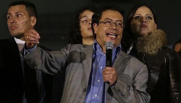 Colombia: Santos restituye a suspendido alcalde de Bogotá