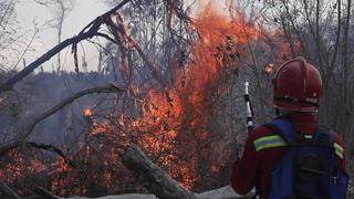 Mueren ahogados en un pozo tres bomberos que combatían incendios en Bolivia