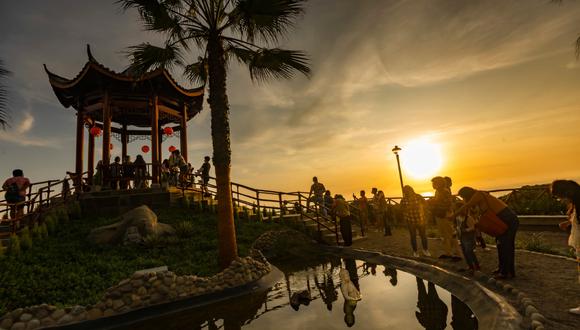 El Gran Parque Chino es un nuevo atractivo para los vecinos miraflorinos y visitantes. Tal es su encanto, que los fines de semana hay largas colas para ingresar.
