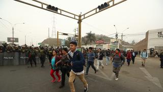 Peajes en Lima: vecinos caminaron más de 4 km por bloqueo de la Panamericana Norte