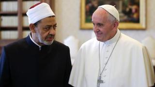 Histórico: El Papa se reúne con el gran imán Ahmed al Tayeb