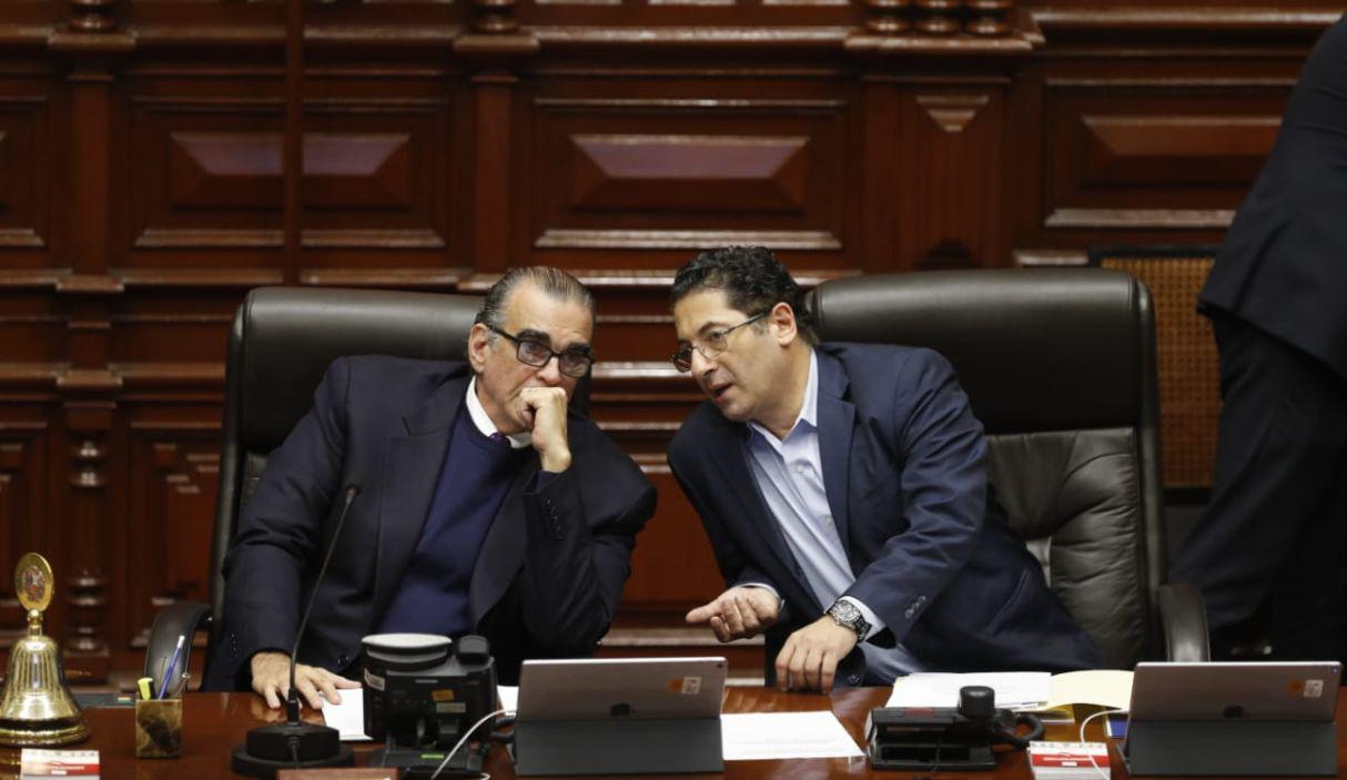 Pedro Olaechea y el segundo vicepresidente del Congreso, Salvador Heresi. (Foto: Hugo Pérez/ El Comercio)