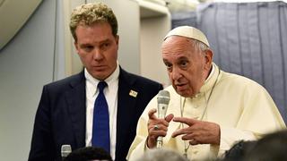 Renuncian el portavoz del Vaticano Greg Burke y su número dos García Ovejero