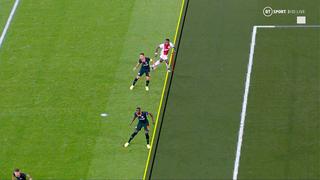 Chelsea vs. Ajax: Promes convirtió el 1-0 arrojándose dentro del área, pero el VAR anuló el gol por offside | VIDEO