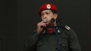 Hugo Chávez sigue en estado crítico y habría bajado hasta 22 kilos