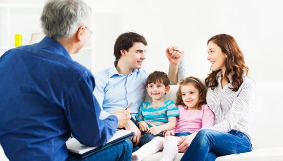Te damos cinco razones para  recurrir a la terapia familiar