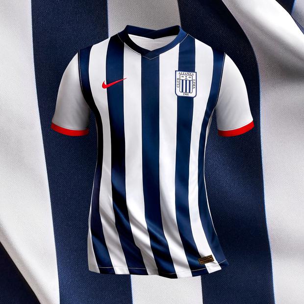 Alianza Lima presented its new clothing for the 2022 season