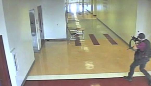 Estados Unidos. Grabaciones realizadas en el interior de la escuela muestran al atacante disparando por los pasillos de la escuela Stoneman Douglas de Parkland. (Foto: Policía de Florida vía South Florida Sun Sentinel)