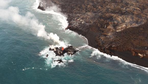 El volcán Kilauea está formando una pequeña "isla" de lava en Hawái. (Foto: AFP/USGS)