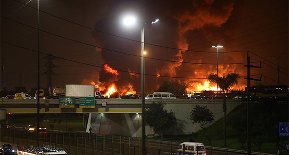 El incendio en El Agustino provocó la muerte de 3 bomberos. (Foto: Agencia Andina)