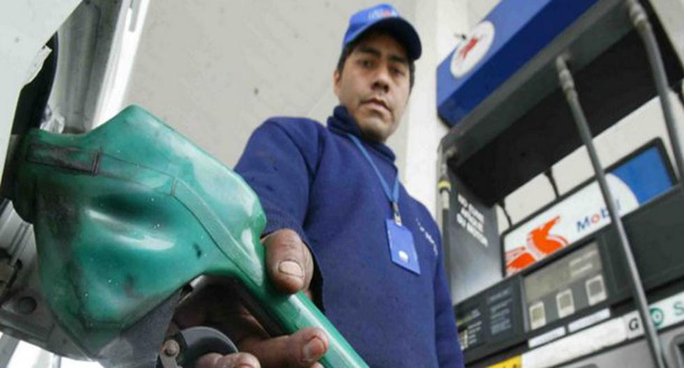 Anuncian que precio de combustible bajará. (Foto: Andina)